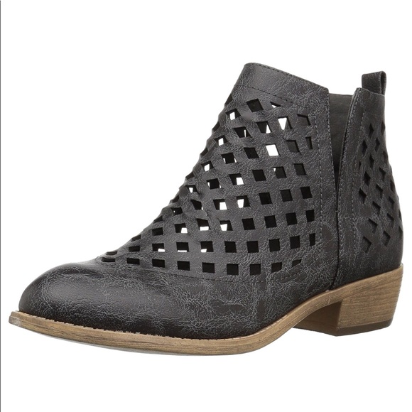 Charcoal Distressed V Split Perforated Caged Boots - Picture 2 of 8